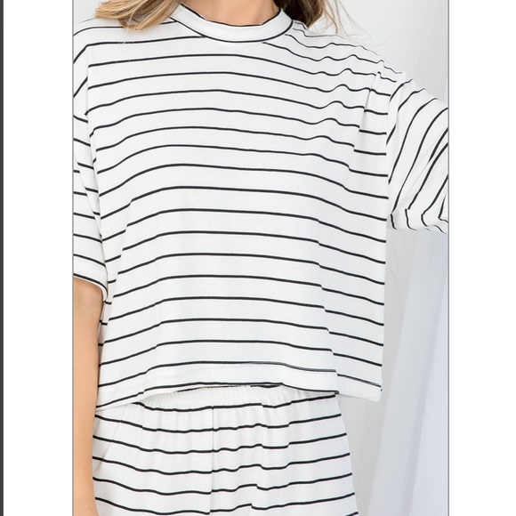 Boutique Black and white striped lounge set - Picture 2 of 10